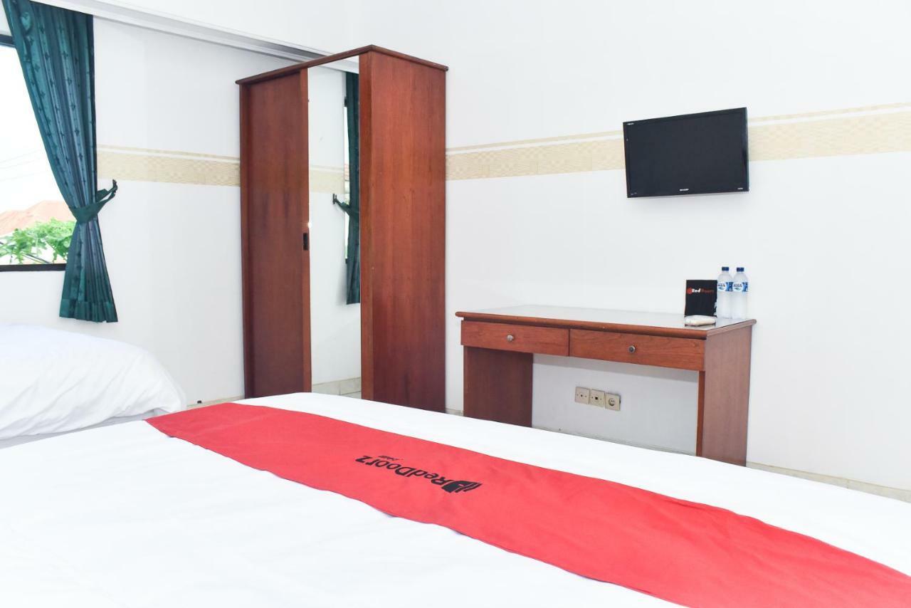 Reddoorz Near Lenmarc Mall Surabaya Pradahkalikendal Exterior photo